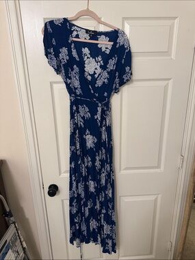 Lulu's Navy Blue Floral Wrap Maxi Dress with White Blooms